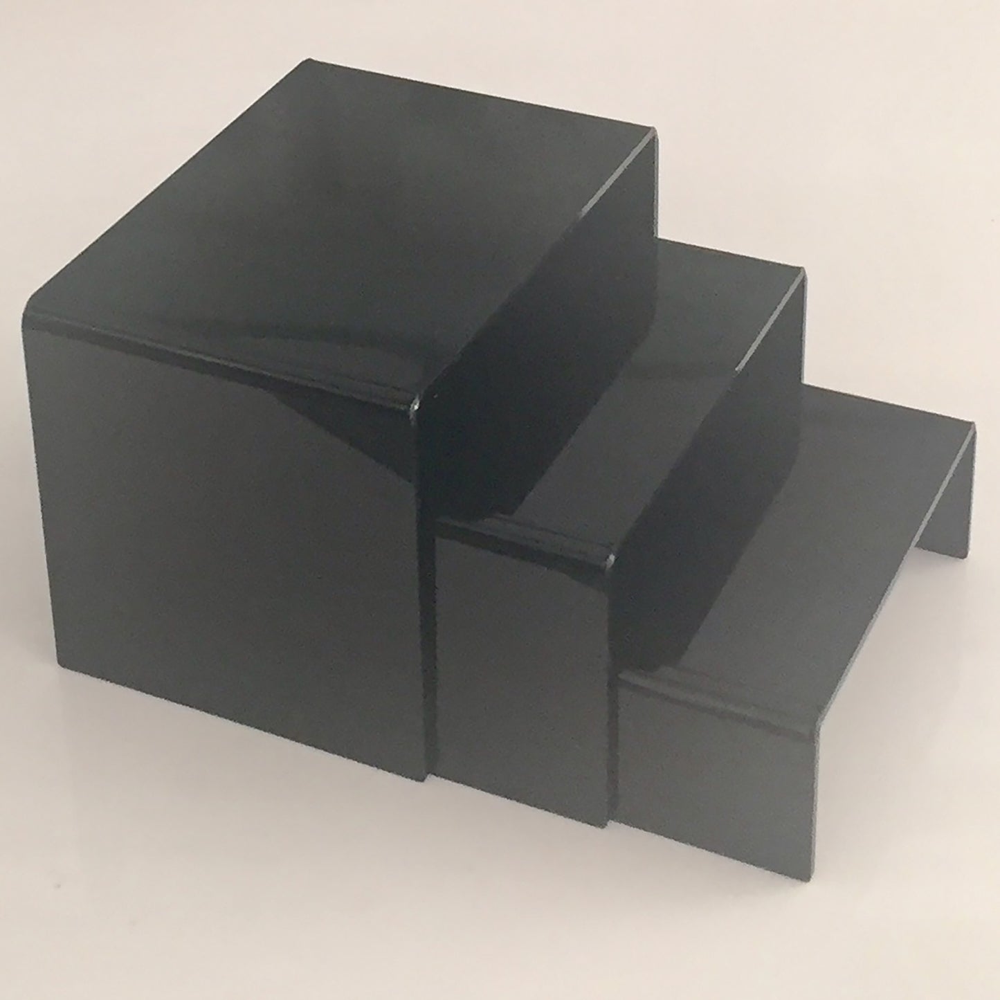U shaped acrylic risers