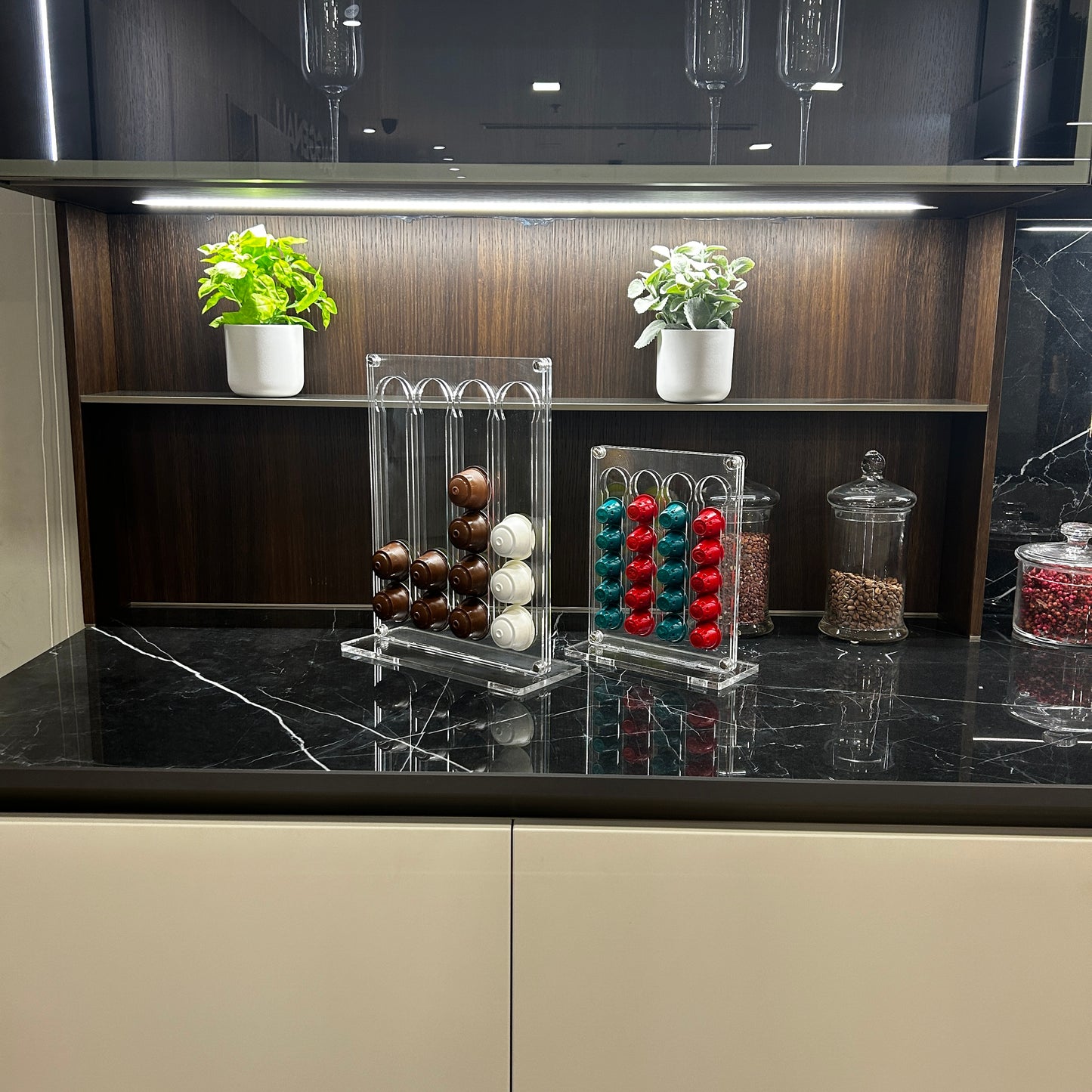 Capsules dispenser