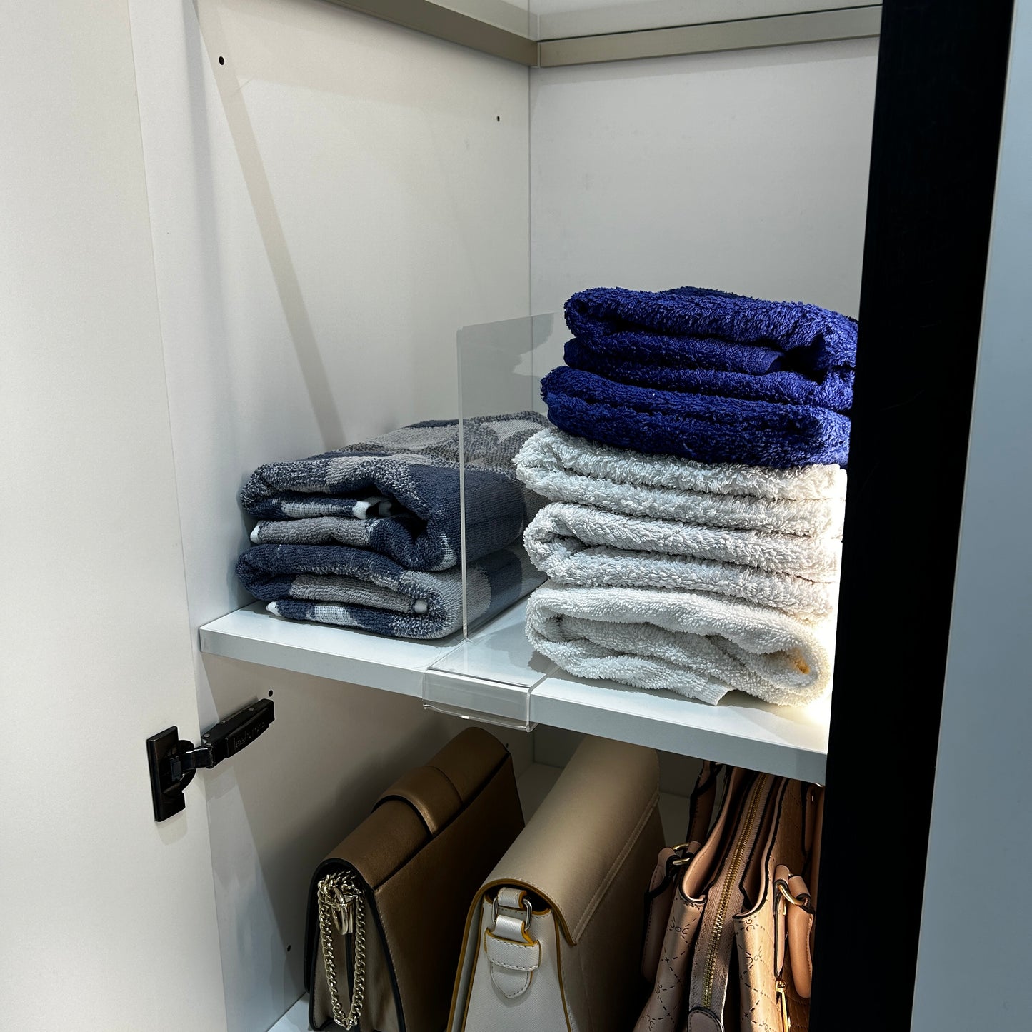 Shelf divider
